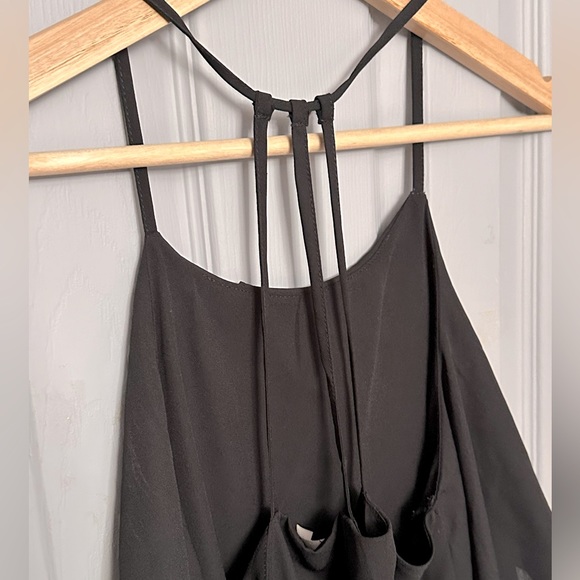 Black Strappy Flutter Top - Picture 4 of 6